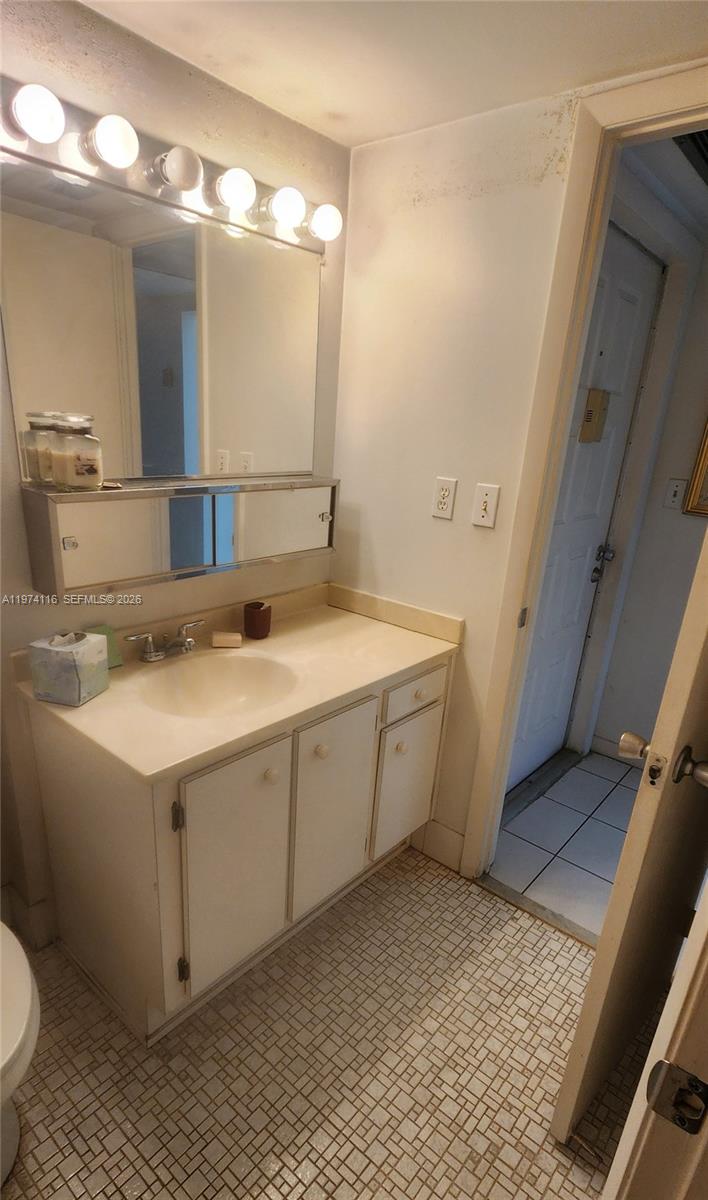 COLONY POINT 3 CONDO - Residential