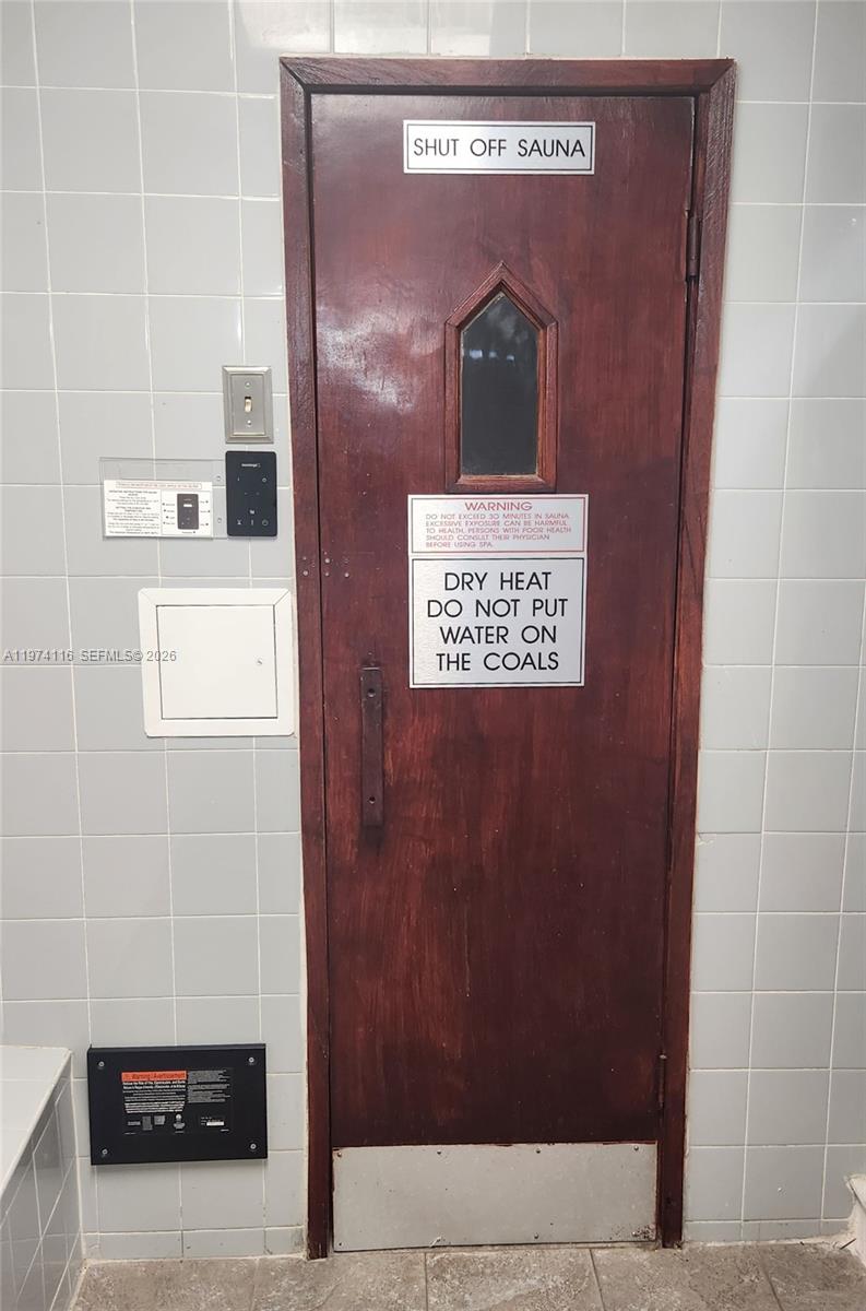 COLONY POINT 3 CONDO - Residential