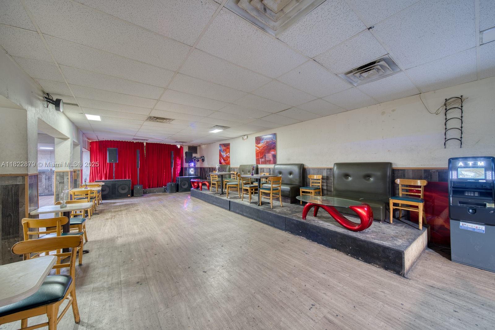 Industrial Warehouse Kitchen & Cafeteria For Sale In Hialeah
