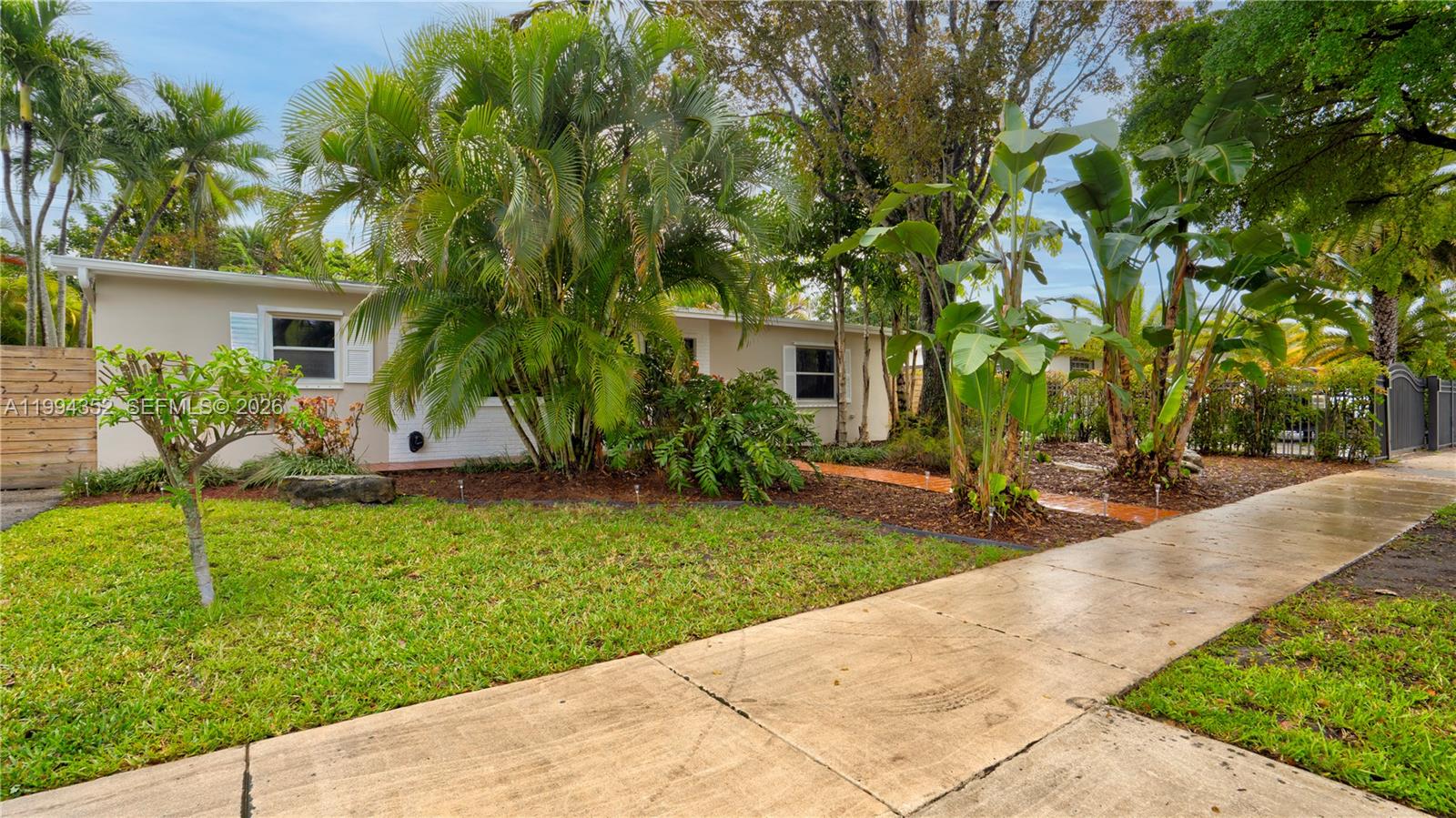 CORAL GARDENS - Residential