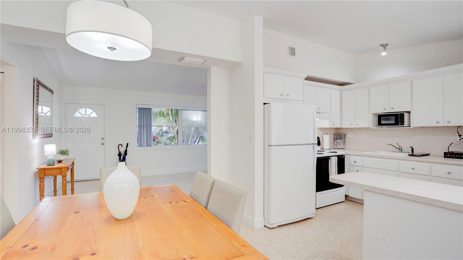 CORAL GARDENS - Residential