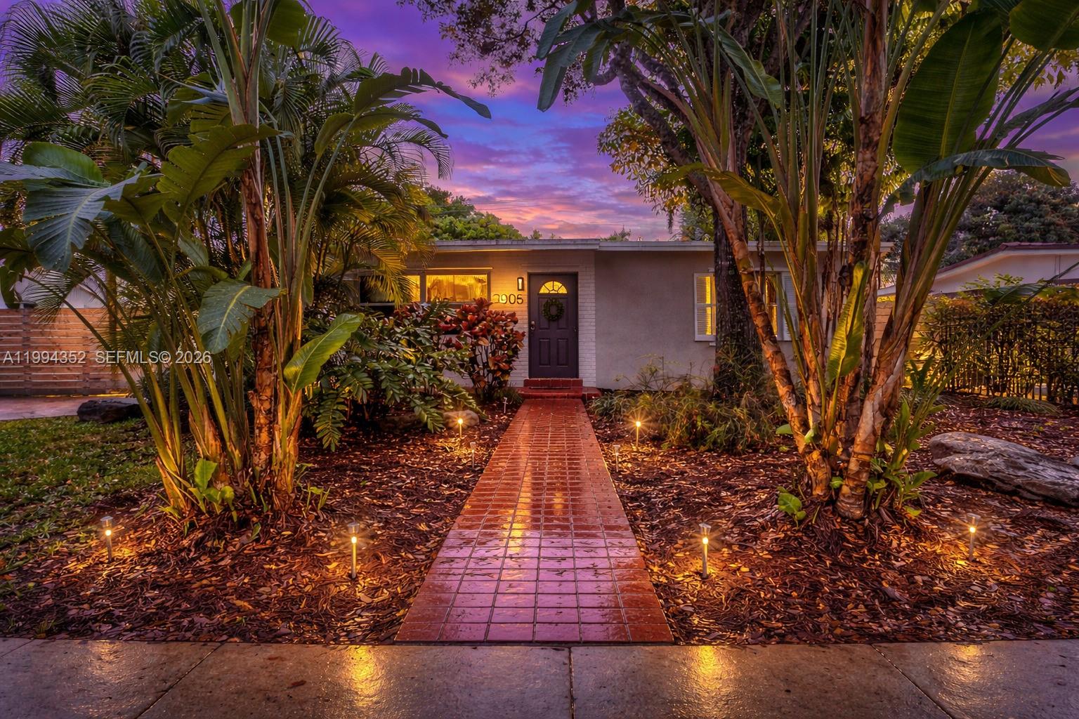 CORAL GARDENS - Residential