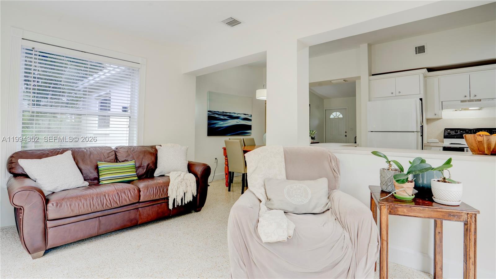 CORAL GARDENS - Residential