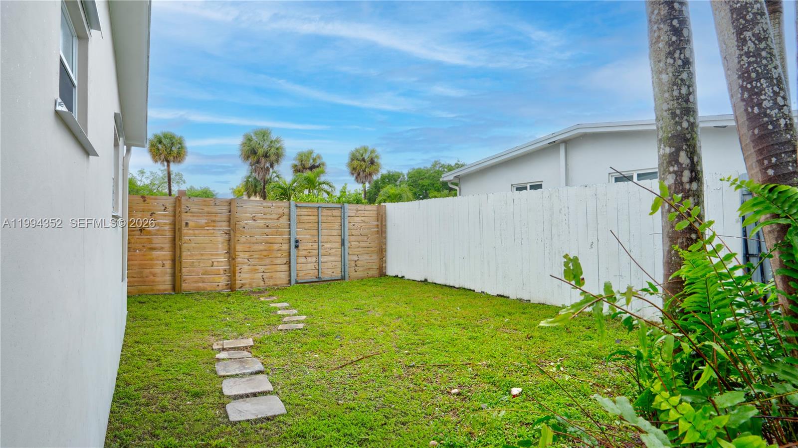 CORAL GARDENS - Residential