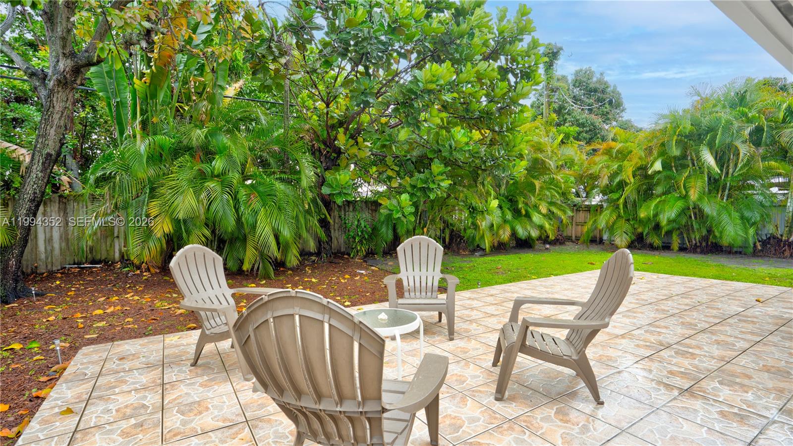 CORAL GARDENS - Residential