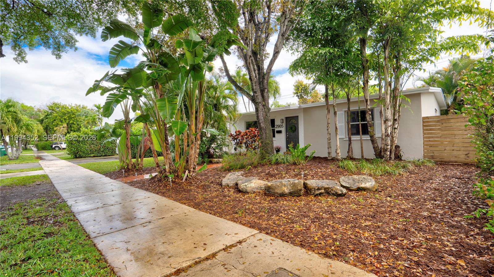 CORAL GARDENS - Residential