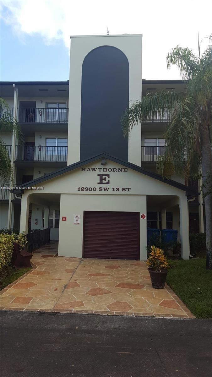 Rental Property at 12900 Sw 13th St 408E, Pembroke Pines, Miami-Dade County, Florida - Bedrooms: 2 
Bathrooms: 2  - $2,200 MO.