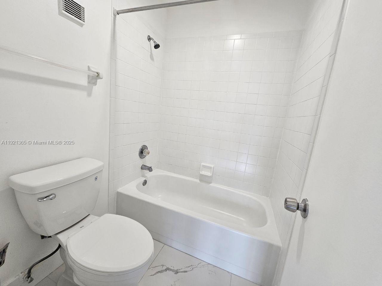 LAGO GRANDE CONDO THREE B - Residential Lease