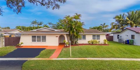 Photo of 11141 Taft St, Pembroke Pines, FL 33026 (MLS # A11506339)