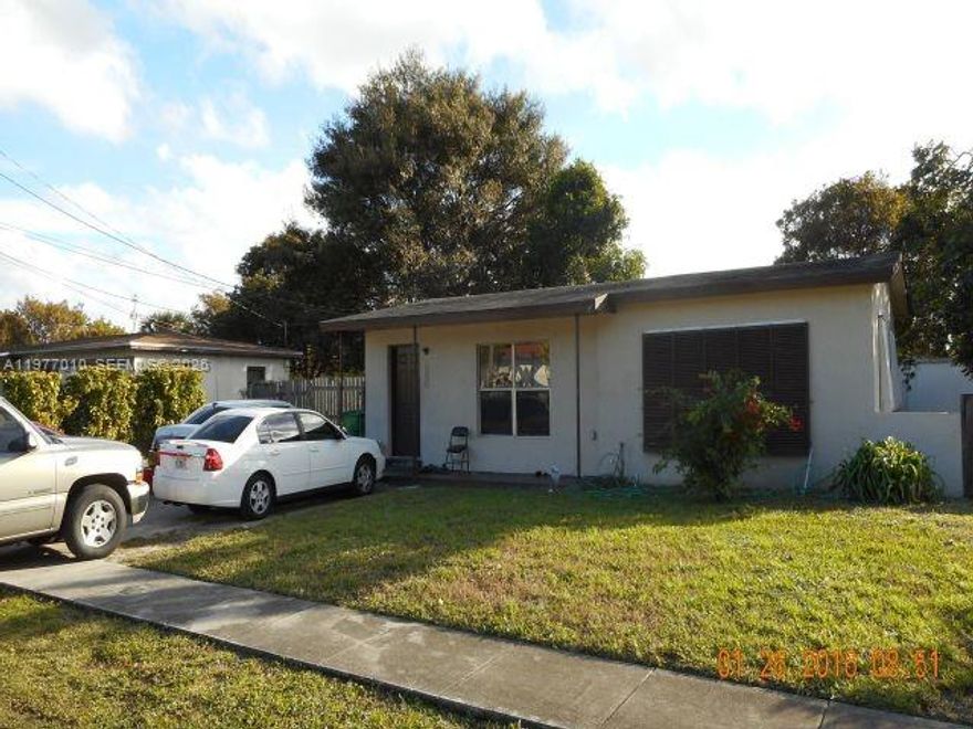Gorgeous Three bedroom home  in quiet Fort Lauderdale community. Perfect for FHA. Minutes away from Down Town Fort Lauderdale Las Olas!