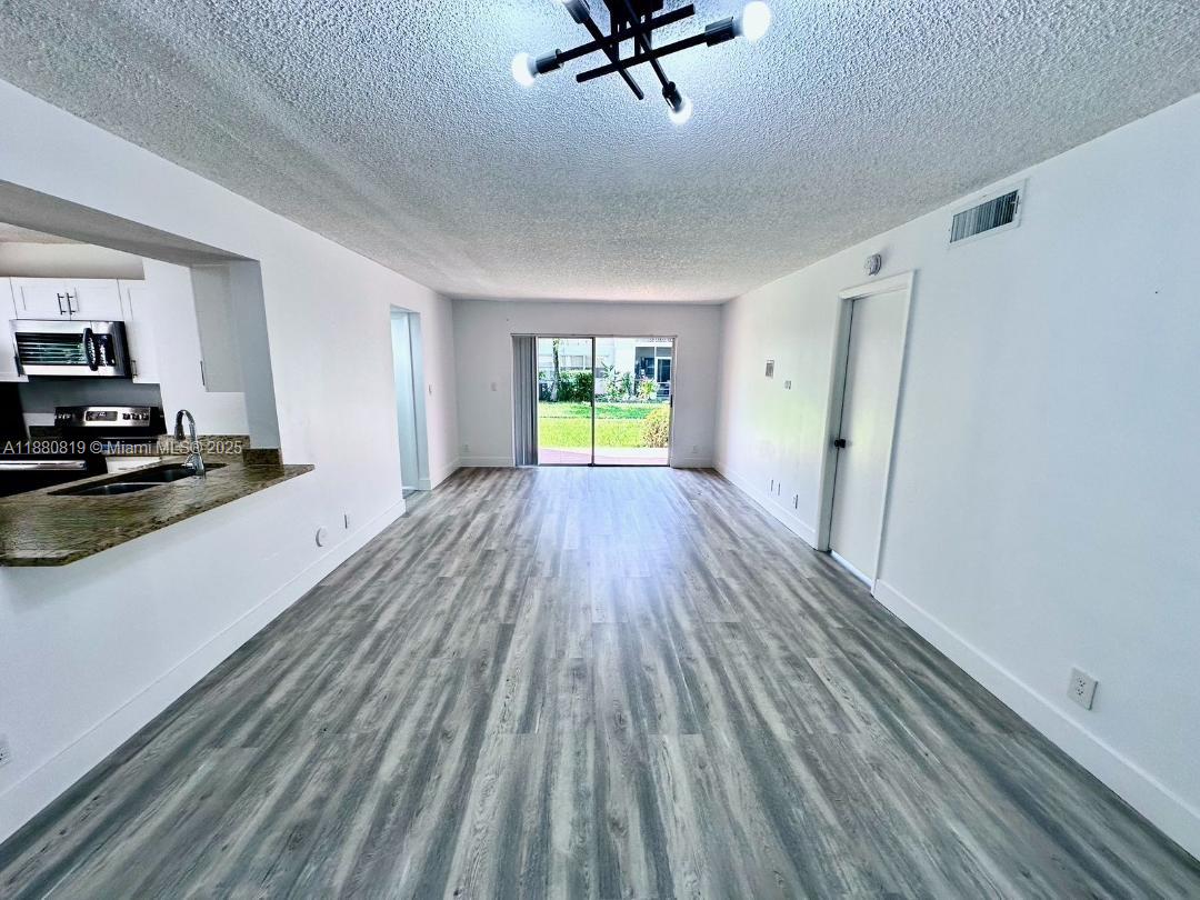 ROYAL GARDEN CONDO - Residential