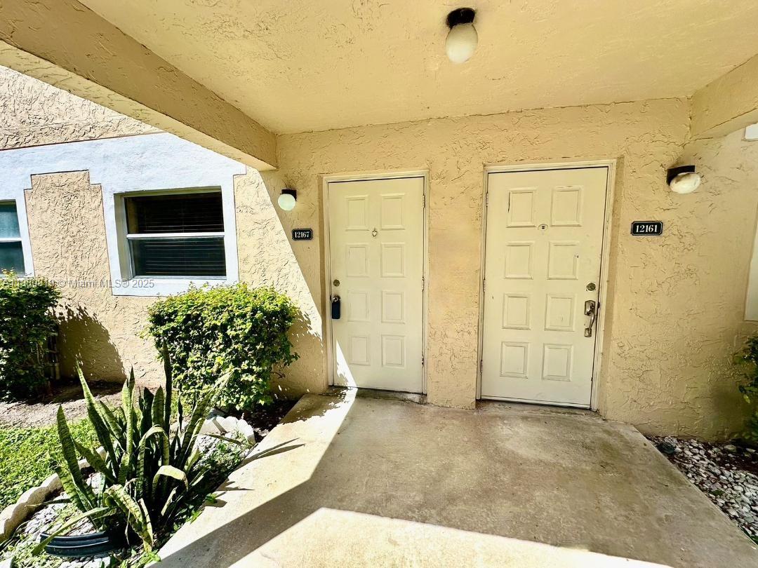 ROYAL GARDEN CONDO - Residential