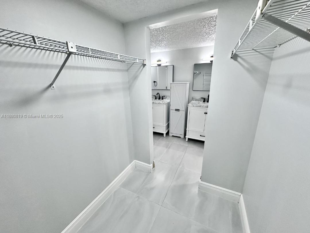 ROYAL GARDEN CONDO - Residential