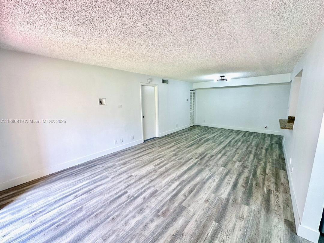 ROYAL GARDEN CONDO - Residential