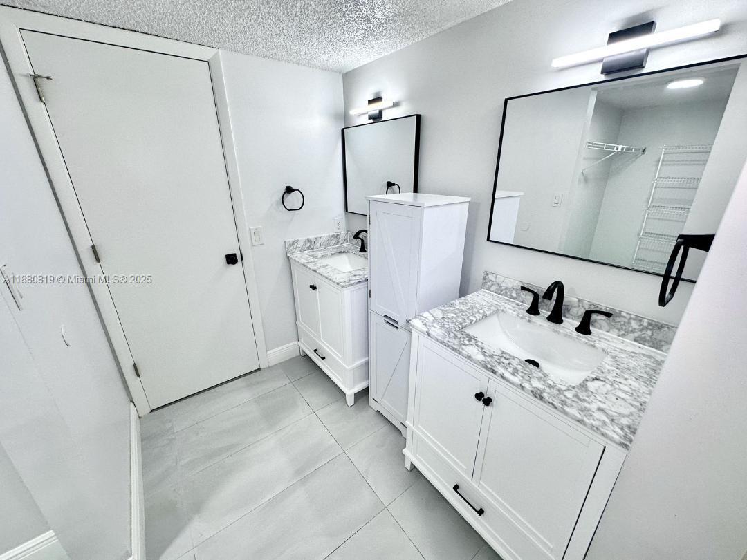 ROYAL GARDEN CONDO - Residential