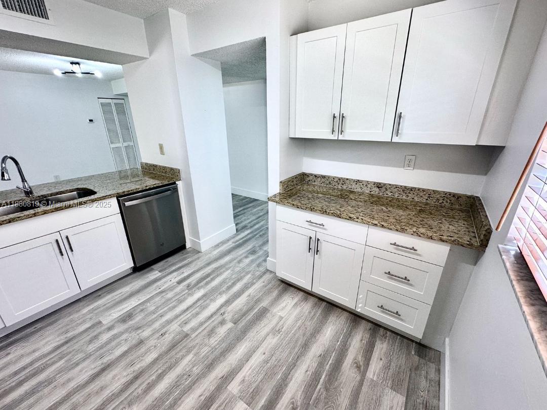 ROYAL GARDEN CONDO - Residential