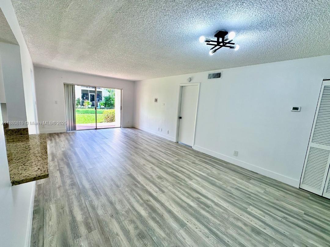 ROYAL GARDEN CONDO - Residential