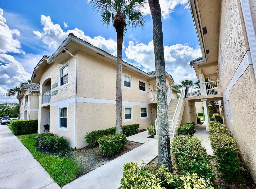 ROYAL GARDEN CONDO - Residential