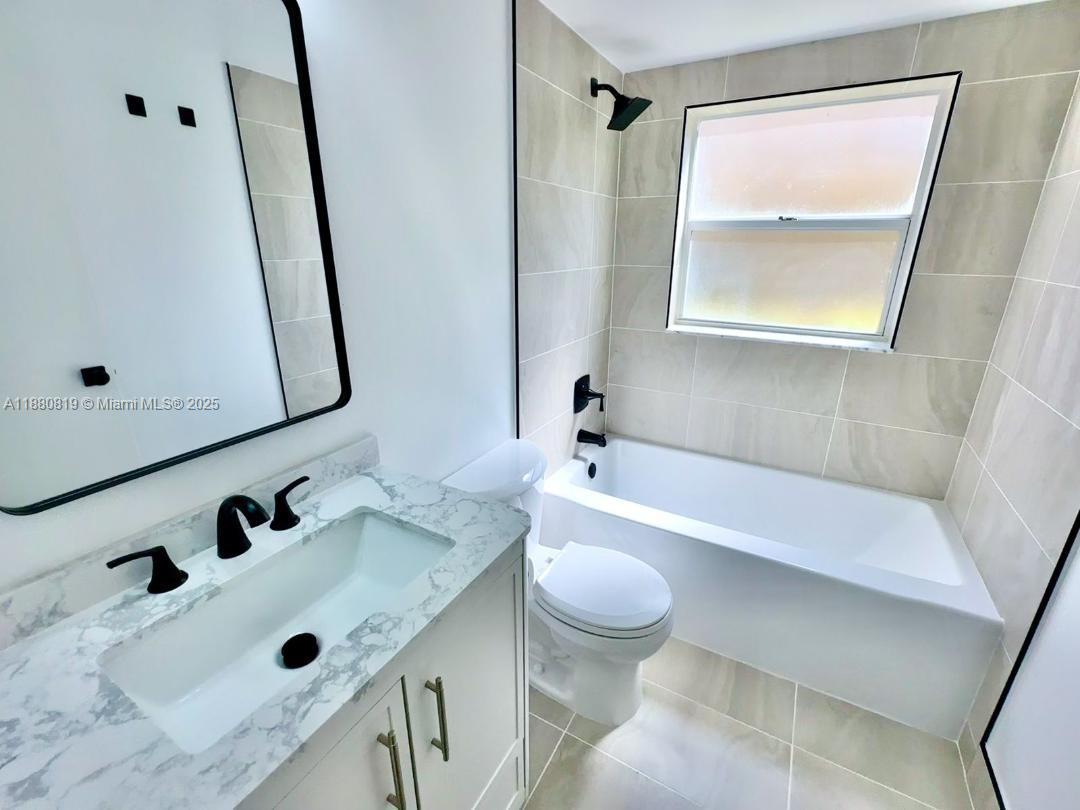 ROYAL GARDEN CONDO - Residential