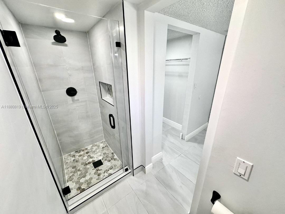 ROYAL GARDEN CONDO - Residential