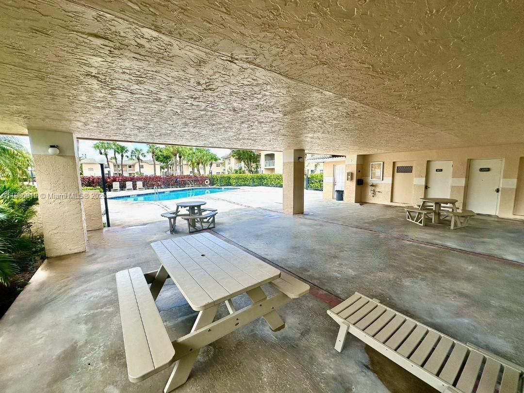 ROYAL GARDEN CONDO - Residential