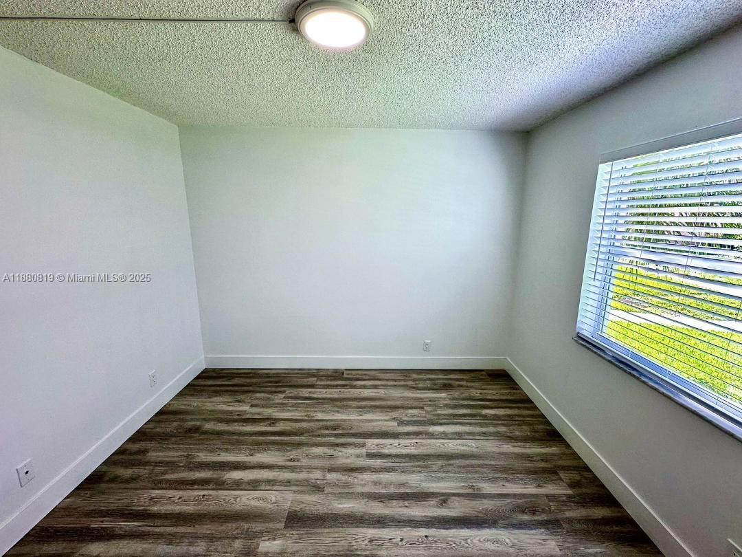 ROYAL GARDEN CONDO - Residential