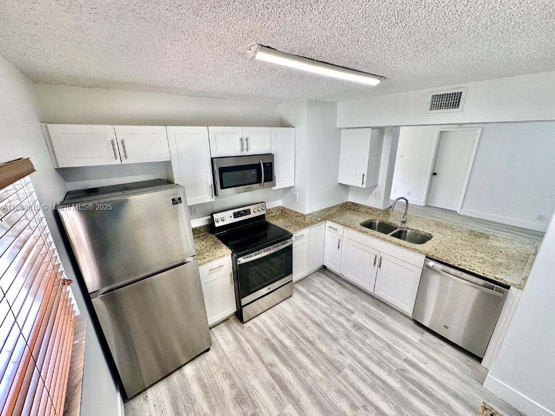 ROYAL GARDEN CONDO - Residential