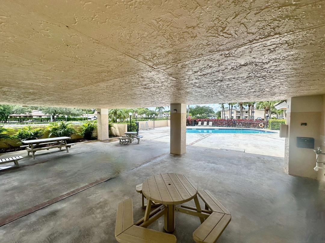 ROYAL GARDEN CONDO - Residential