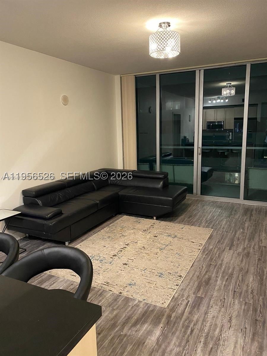 1111 SW 1st Ave 1422-N