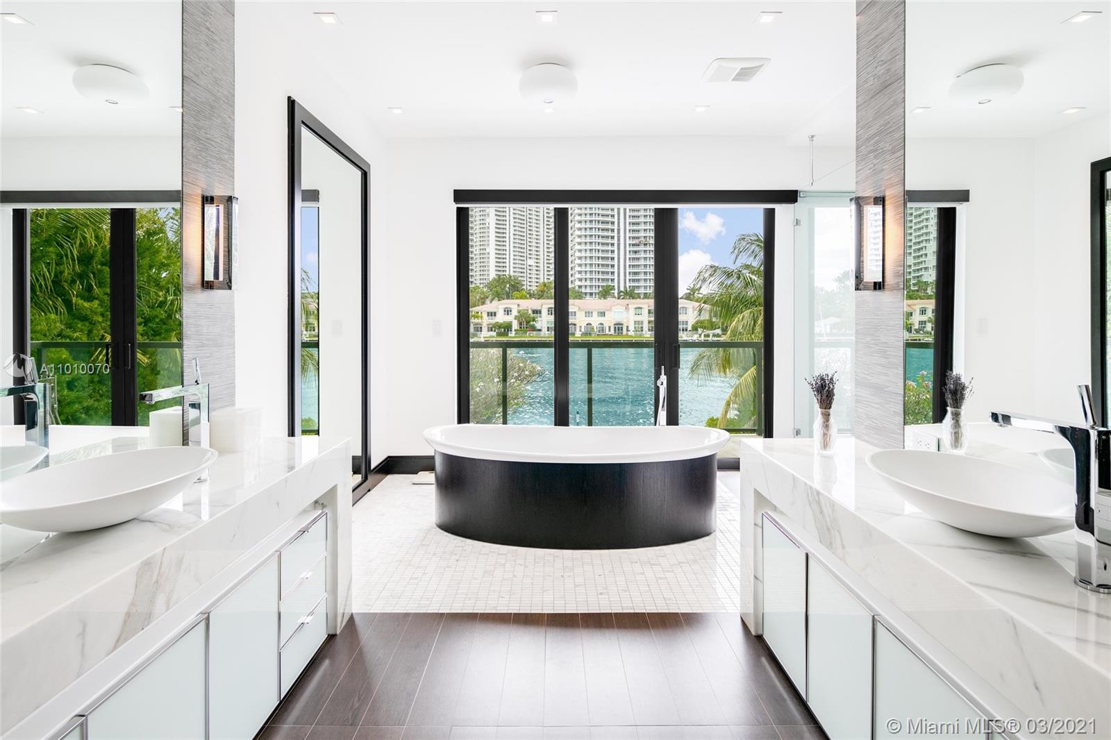 GOLDEN BEACH SEC F - Residential