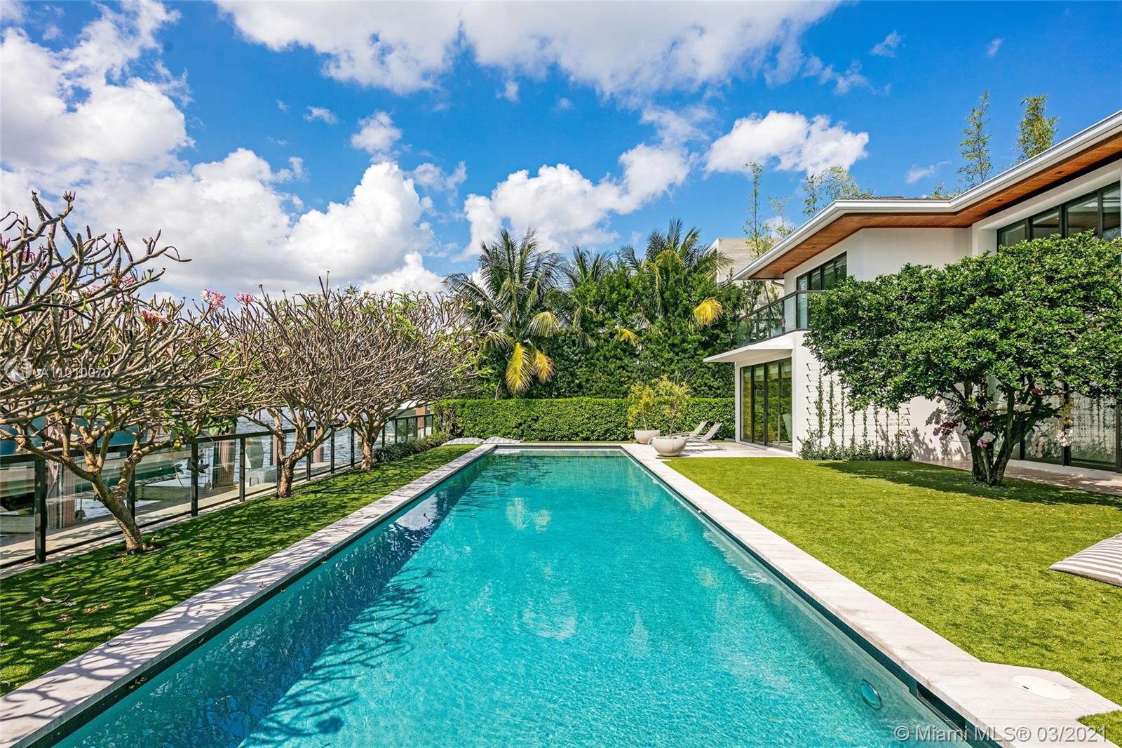 GOLDEN BEACH SEC F - Residential