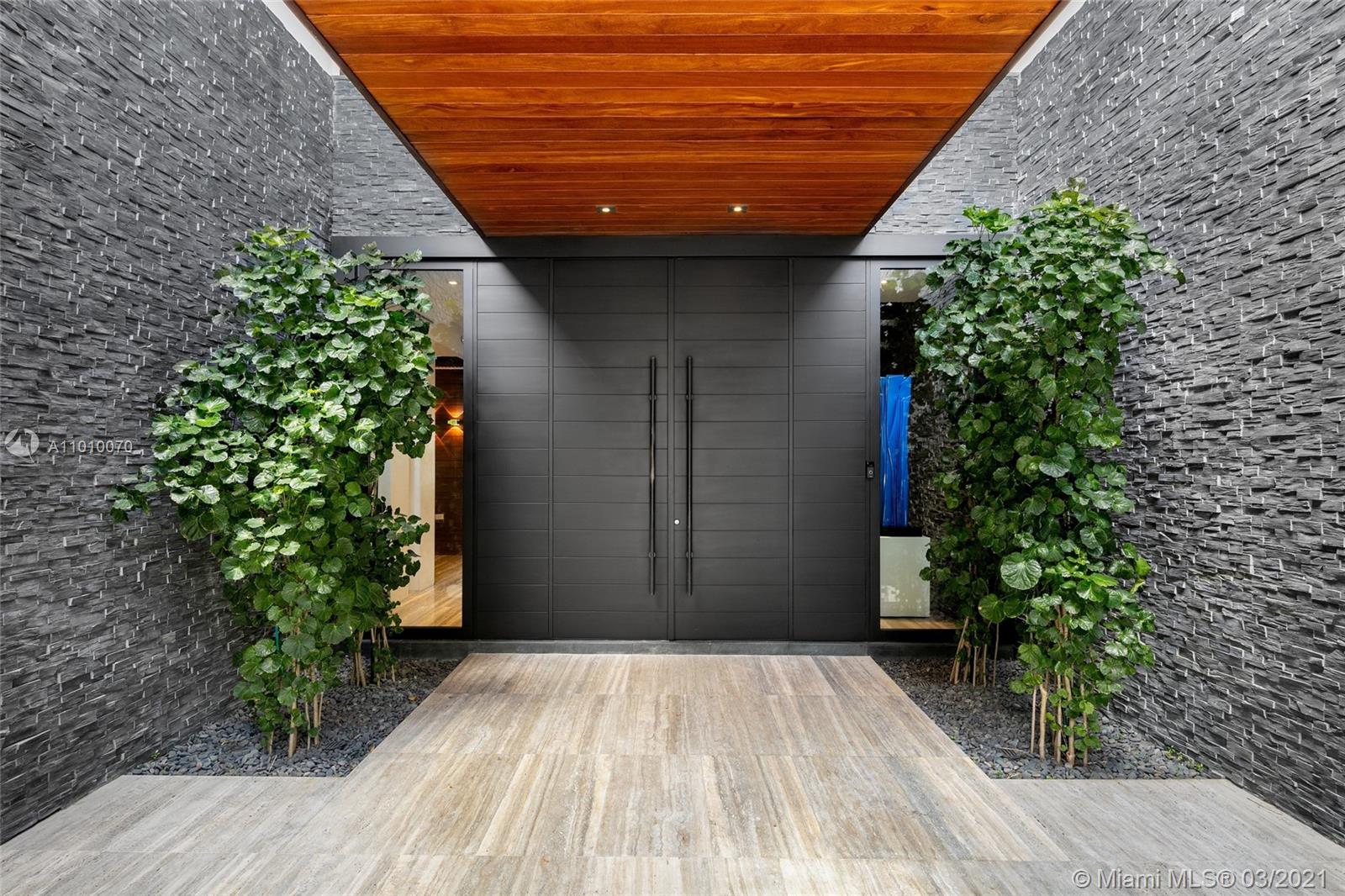 GOLDEN BEACH SEC F - Residential