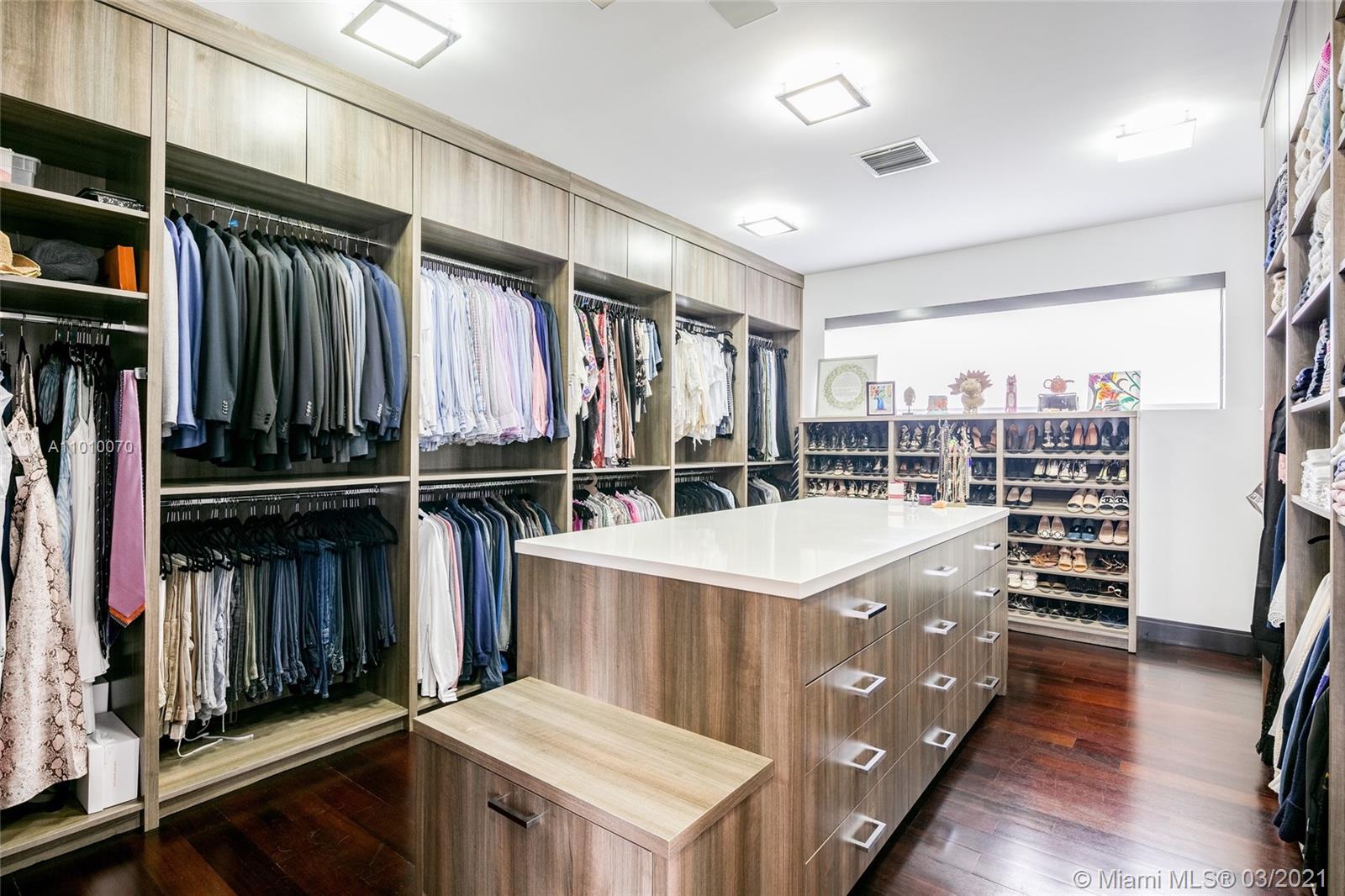 GOLDEN BEACH SEC F - Residential