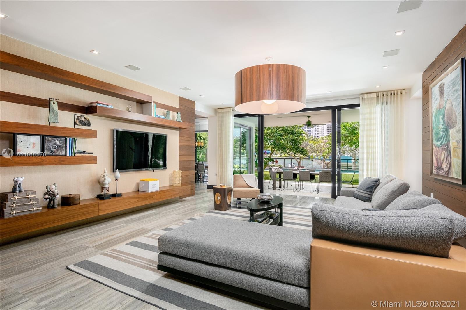 GOLDEN BEACH SEC F - Residential