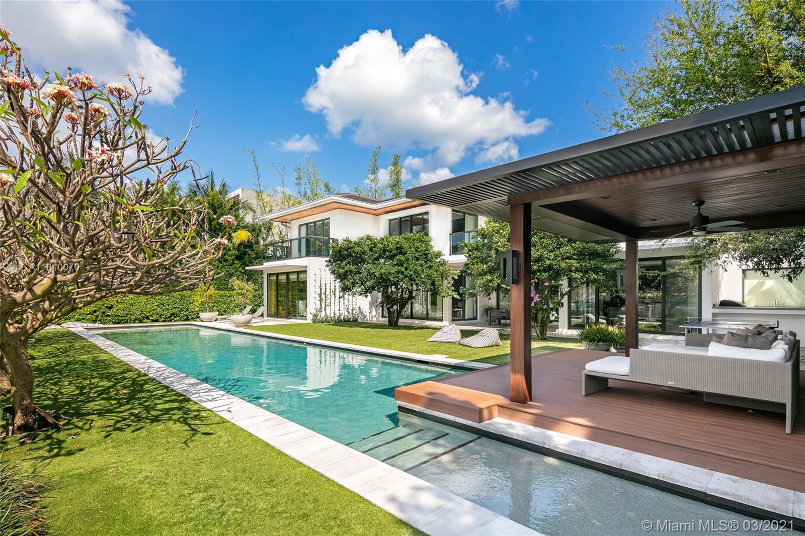 GOLDEN BEACH SEC F - Residential