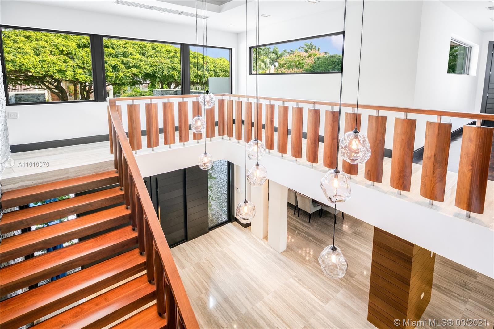 GOLDEN BEACH SEC F - Residential