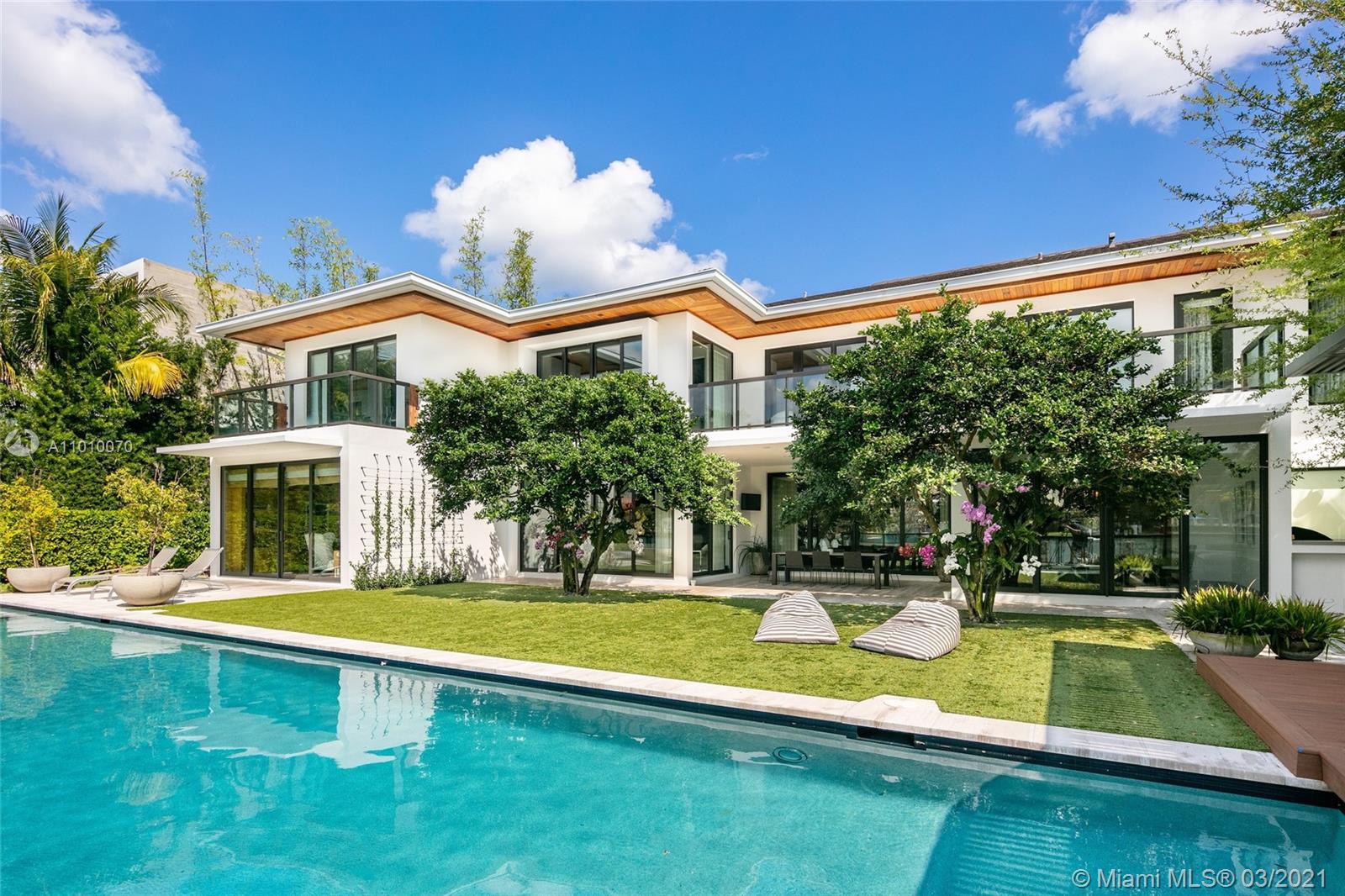 GOLDEN BEACH SEC F - Residential