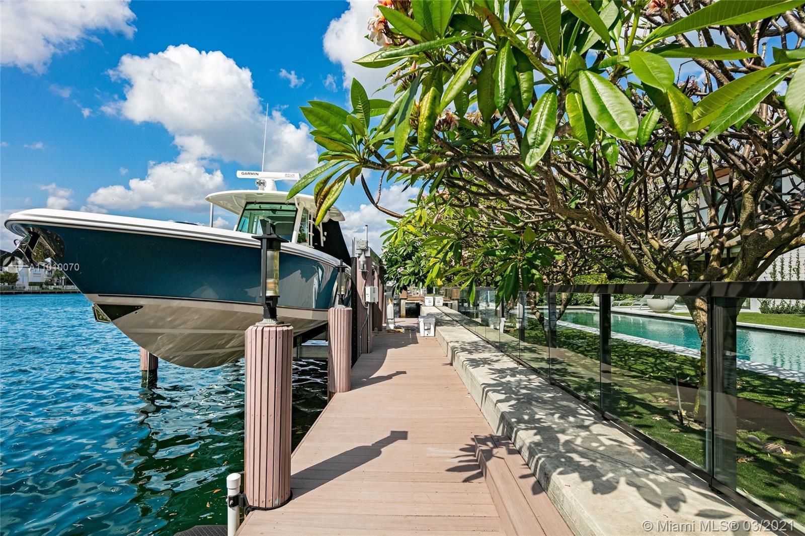 GOLDEN BEACH SEC F - Residential