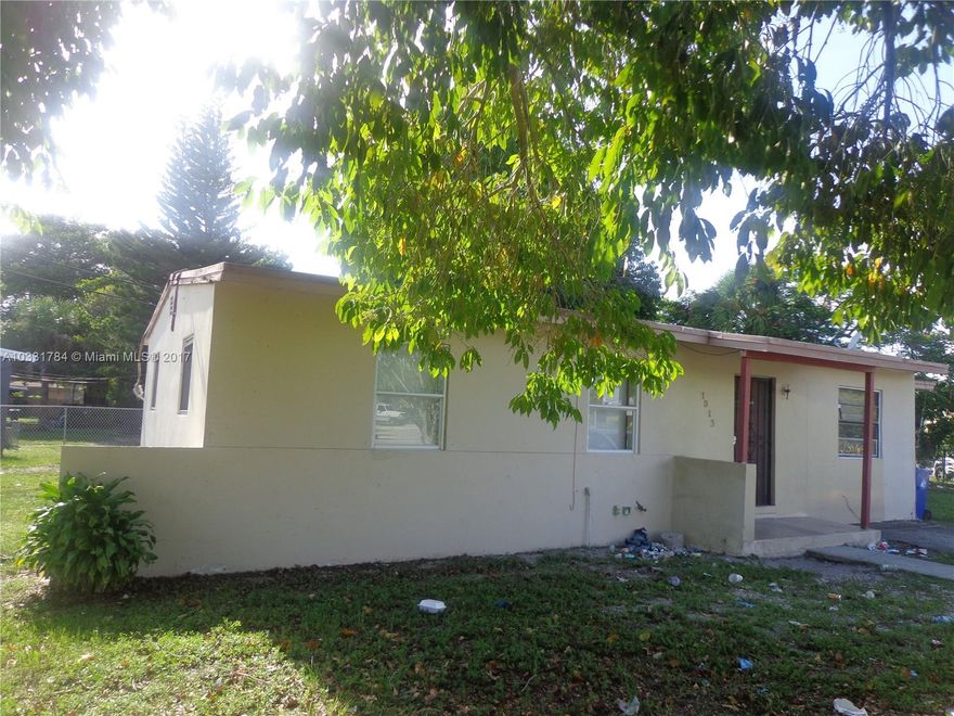Single-family unattached home needs total renovations, need a complete new kitchen and bathroom, flooring will need to be completed.  New roof is needed.