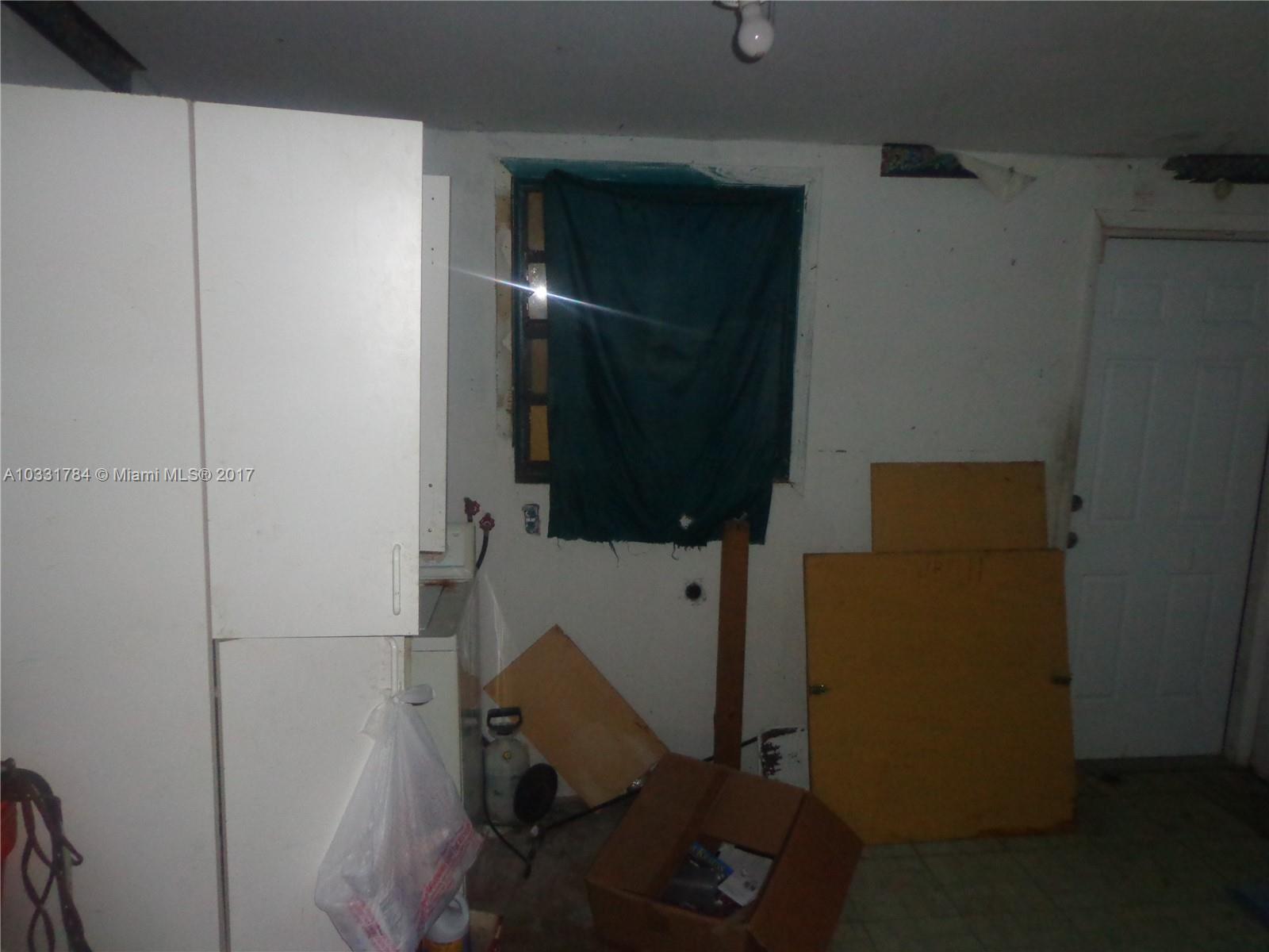 LAUDERDALE MANORS ADD REV - Residential