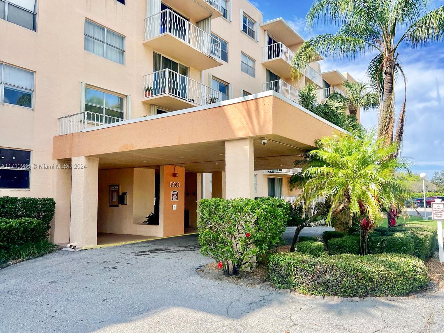 BREAKWATERS OF THE PALM B - Residential