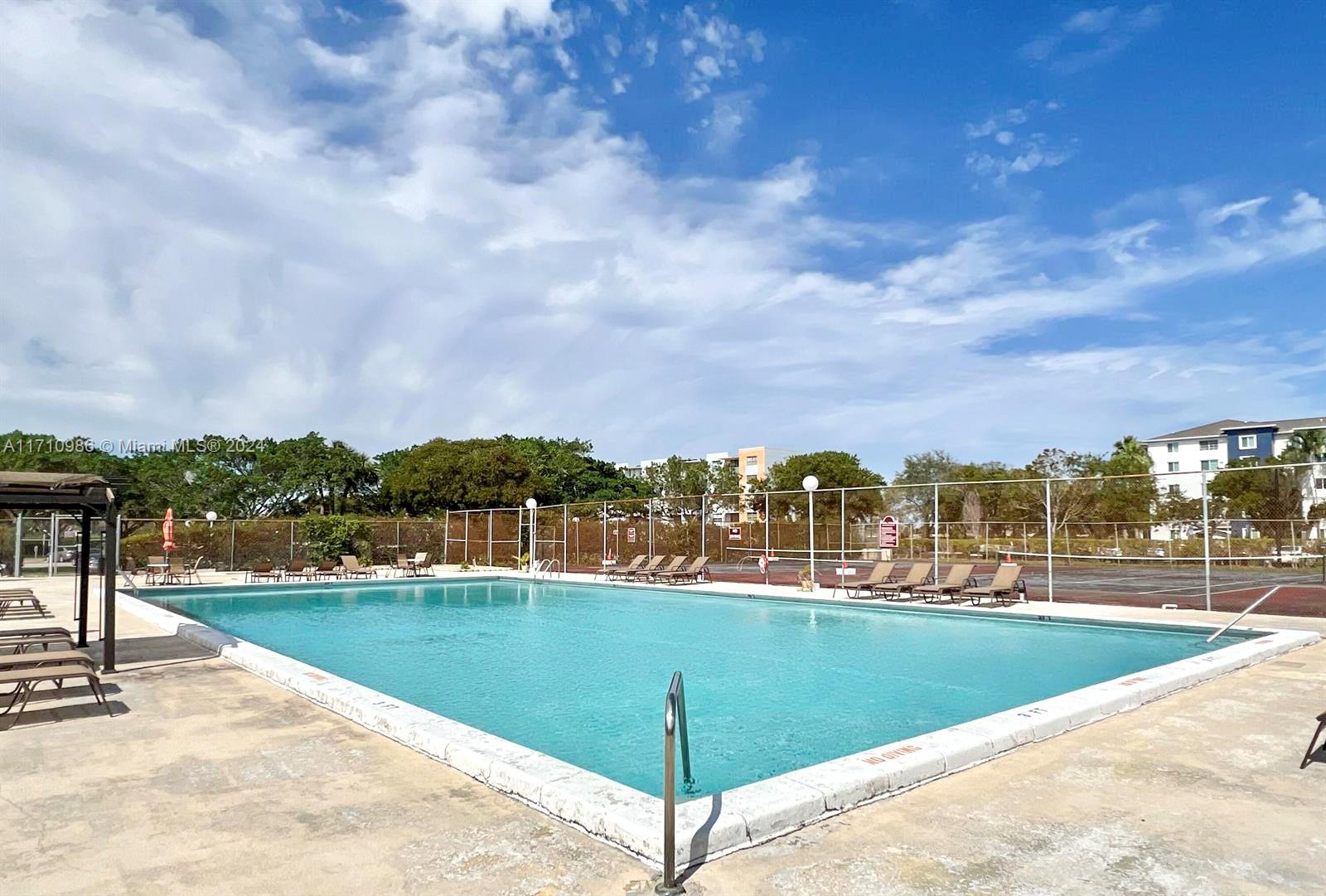 BREAKWATERS OF THE PALM B - Residential