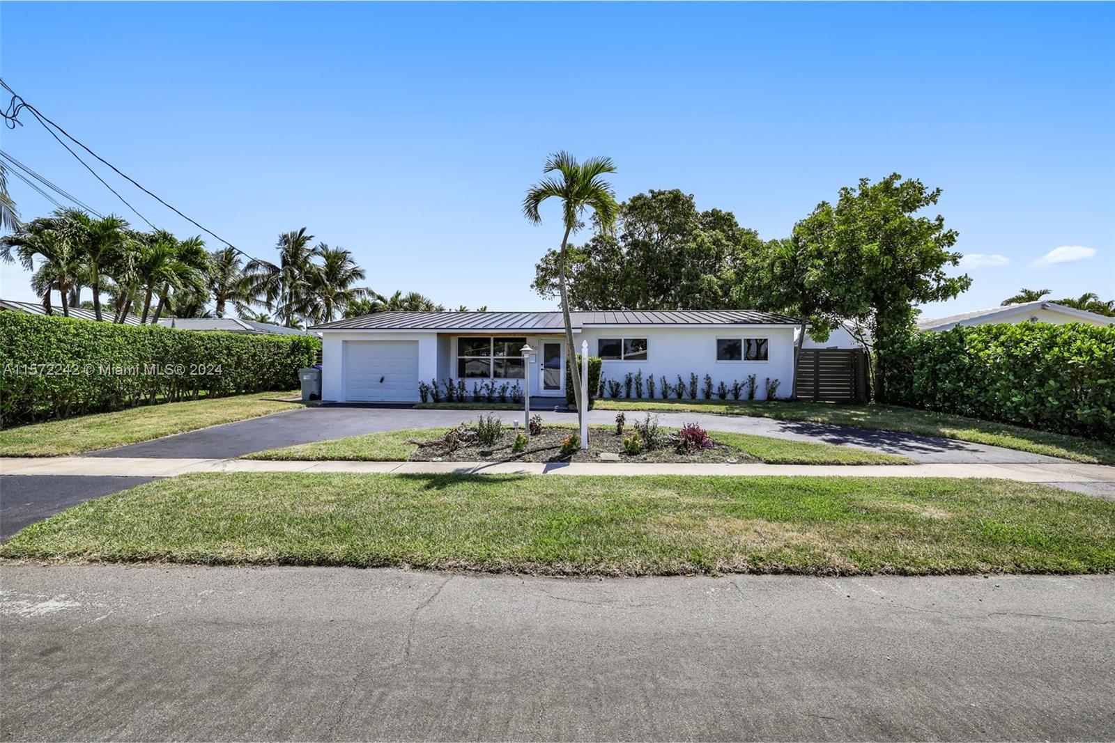 Property for Sale at 660 Se 4th Ave, Pompano Beach, Broward County, Florida - Bedrooms: 3 
Bathrooms: 3  - $1,150,000