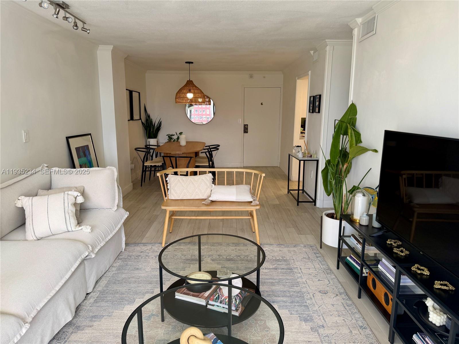 1450 Brickell Bay Dr 907