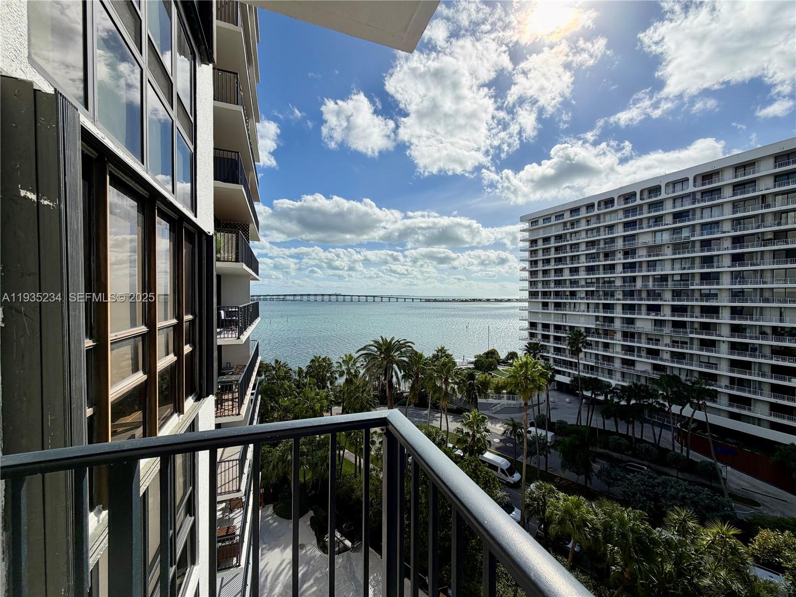 1450 Brickell Bay Dr 907
