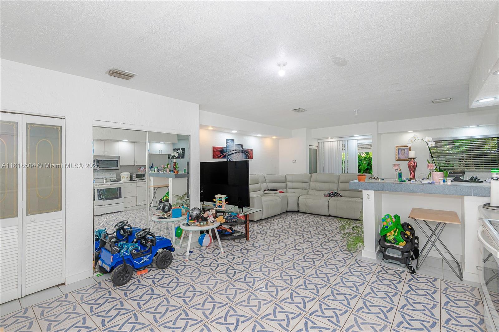 BIRD ROAD FARMSITES - Land