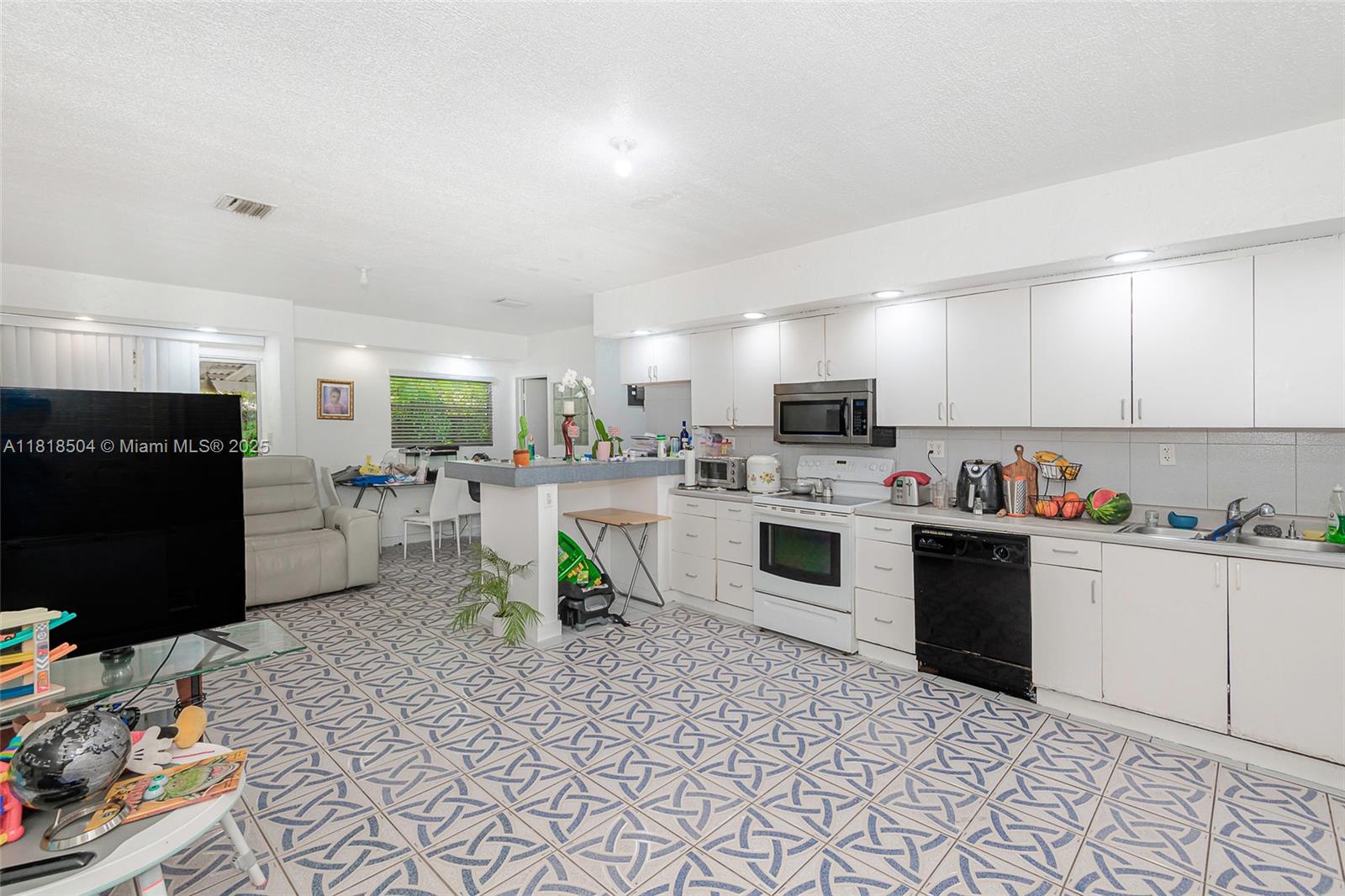 BIRD ROAD FARMSITES - Land