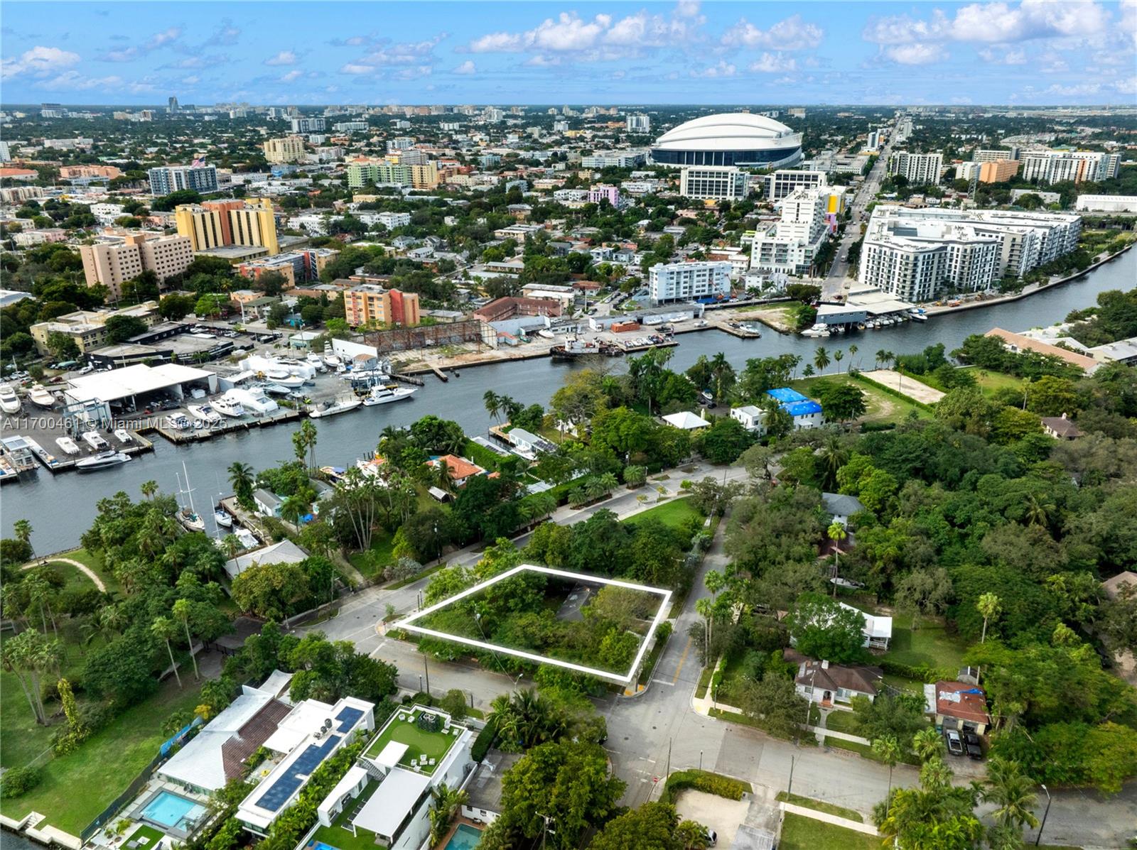 810 Nw 7th St, Miami, Broward County, Florida - 3 Bedrooms  
2 Bathrooms - 