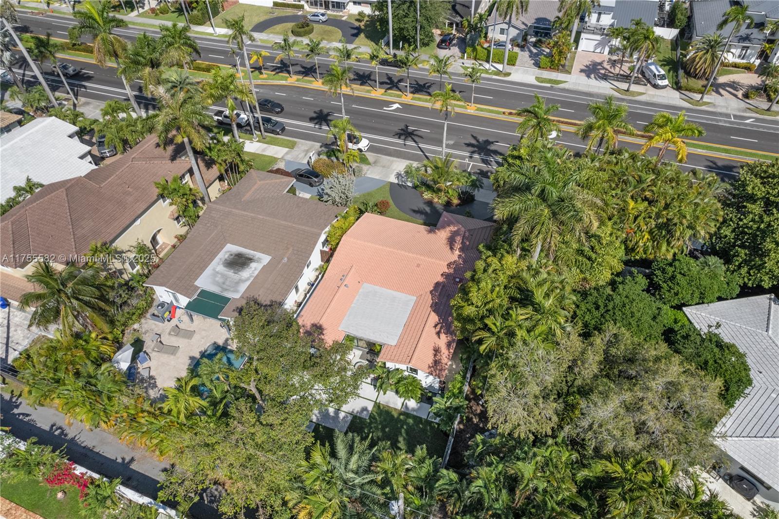 HOLLYWOOD LAKES SECTION - Residential
