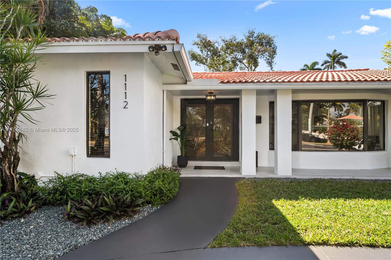 HOLLYWOOD LAKES SECTION - Residential